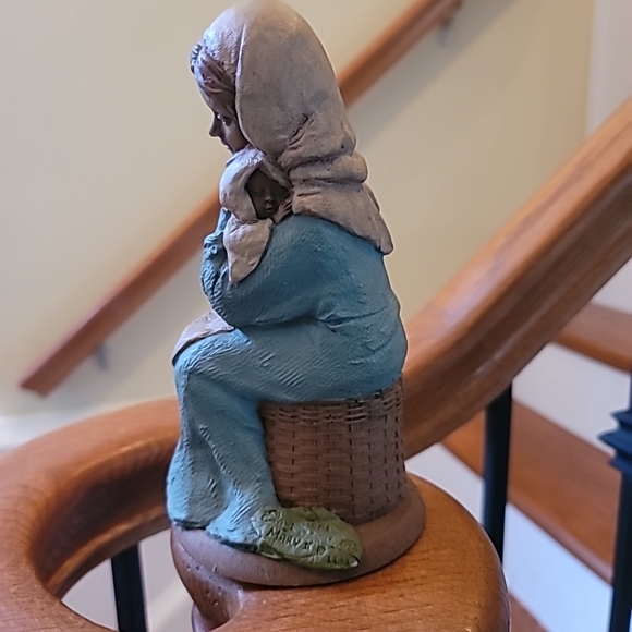 MARY II with Baby Jesus R 1985 Tom Clark Cairn Edition #24 Nativity - Picture 8 of 10